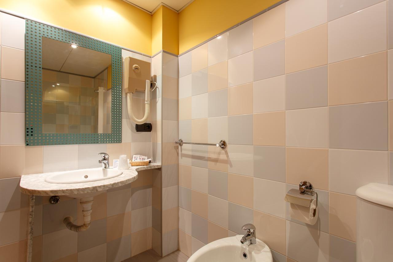 Hotel Restaurante Pontinas Lalín エクステリア 写真