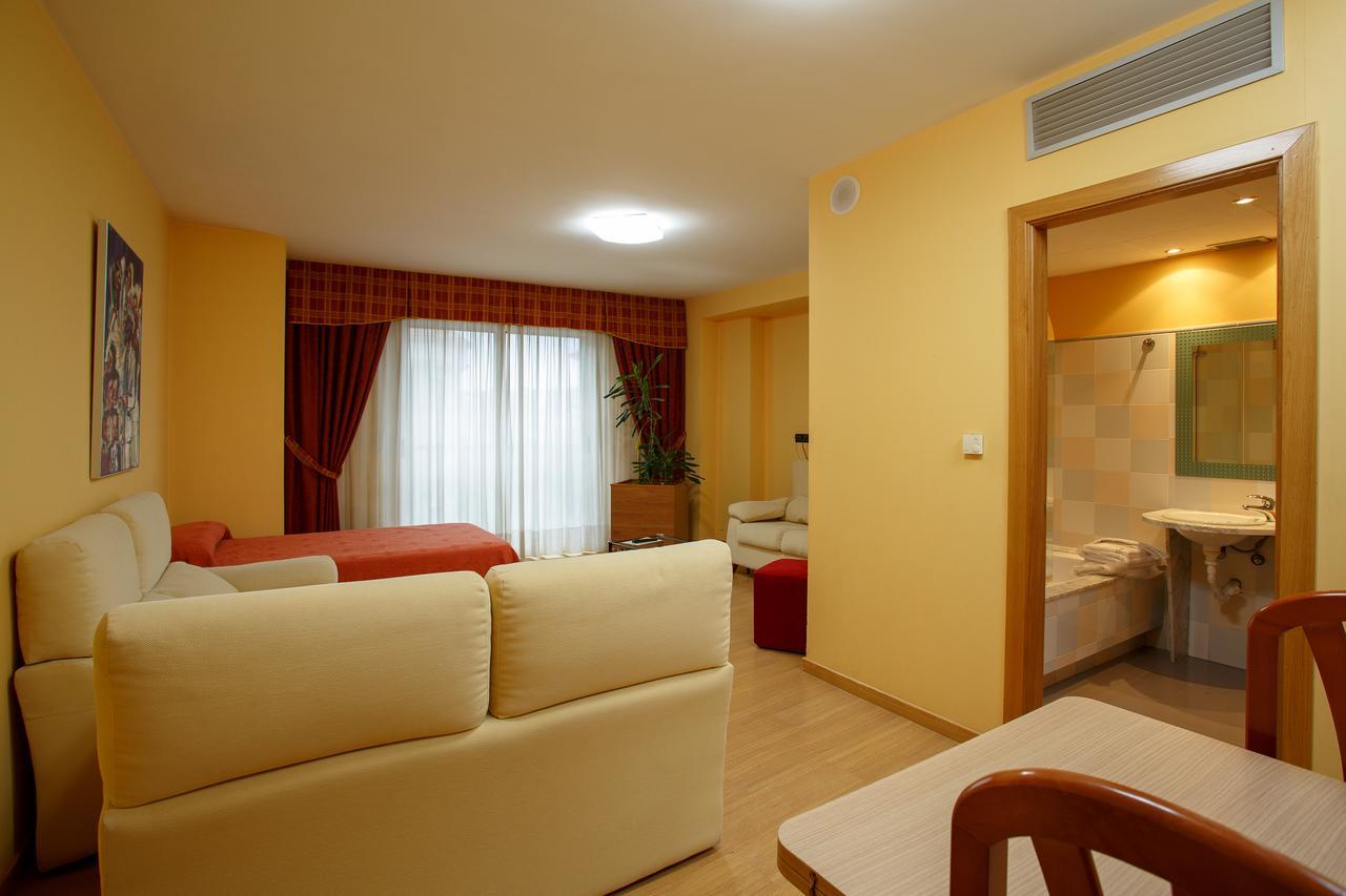 Hotel Restaurante Pontinas Lalín エクステリア 写真