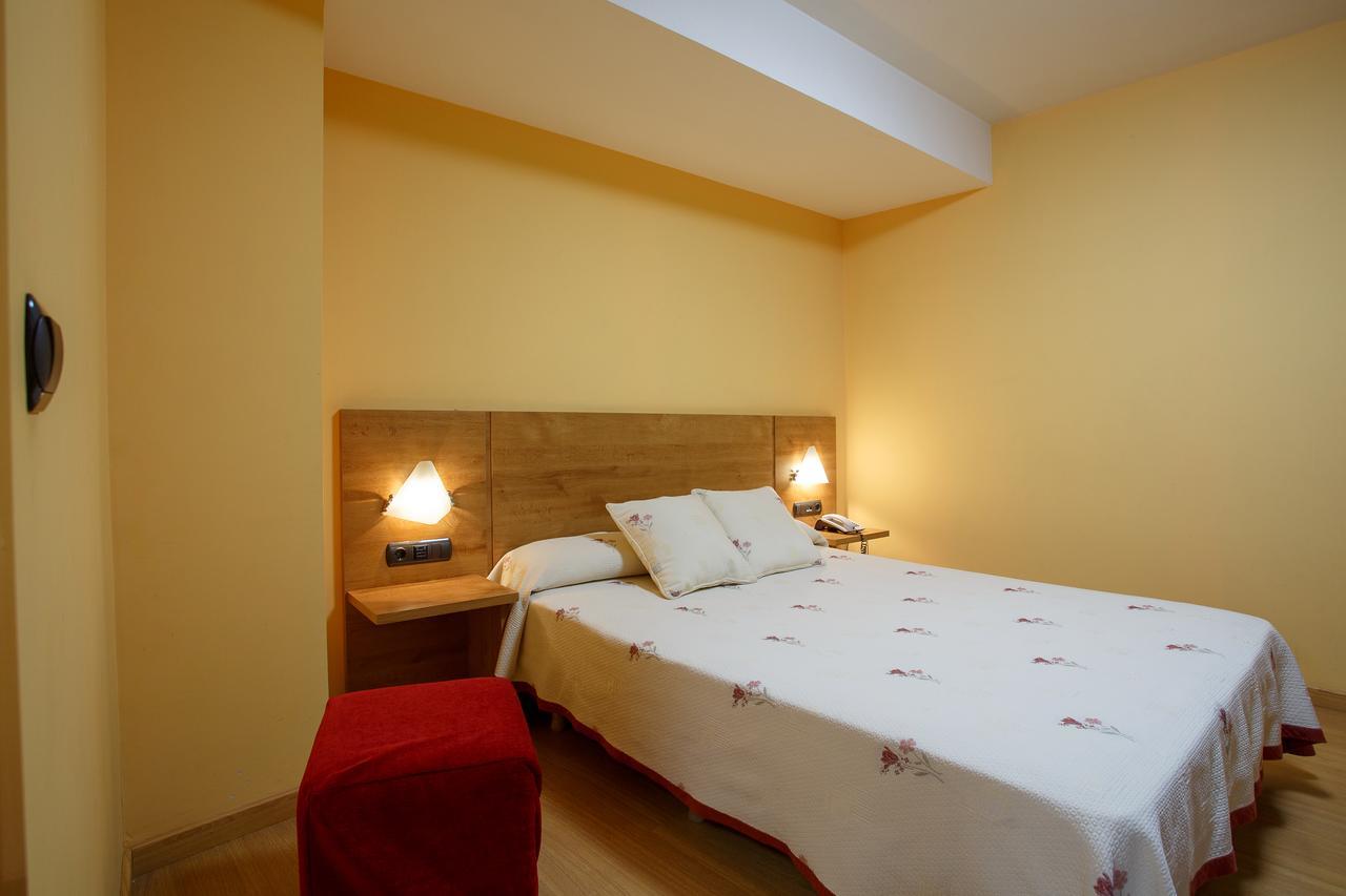 Hotel Restaurante Pontinas Lalín エクステリア 写真